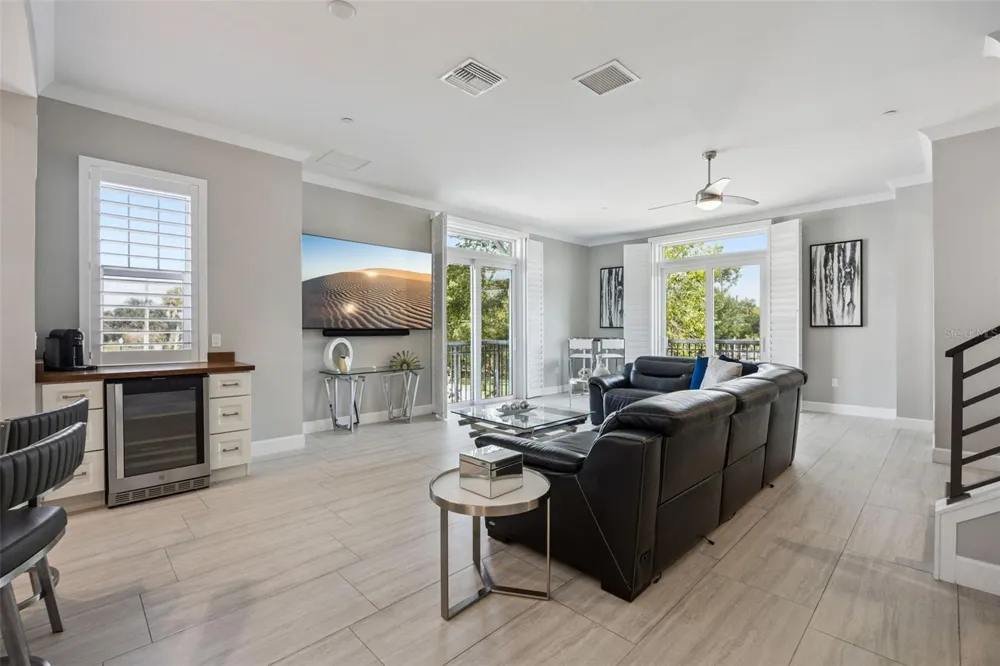 484 W PLANT STREET Winter Garden, FL 34787