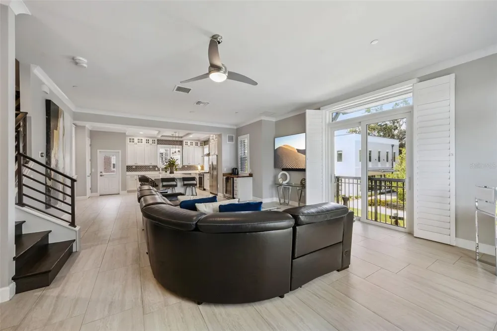 484 W PLANT STREET Winter Garden, FL 34787