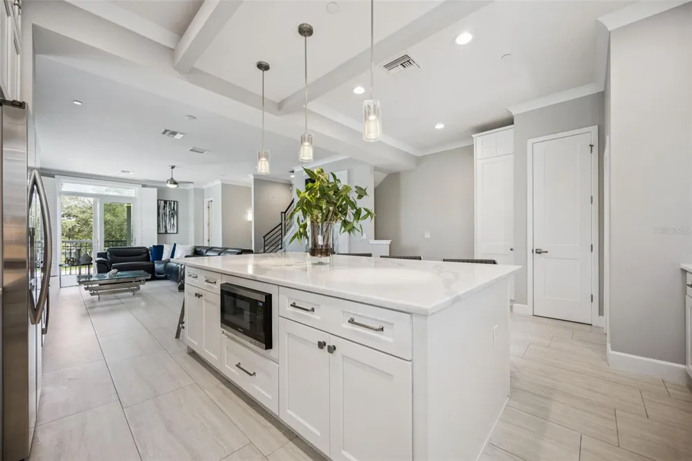 484 W PLANT STREET Winter Garden, FL 34787