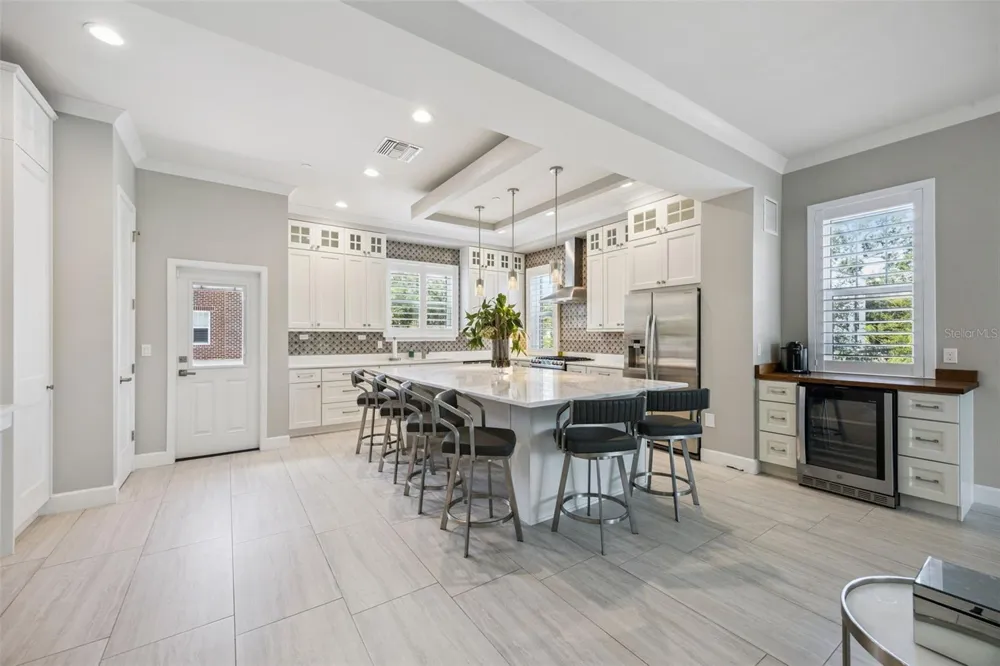 484 W PLANT STREET Winter Garden, FL 34787