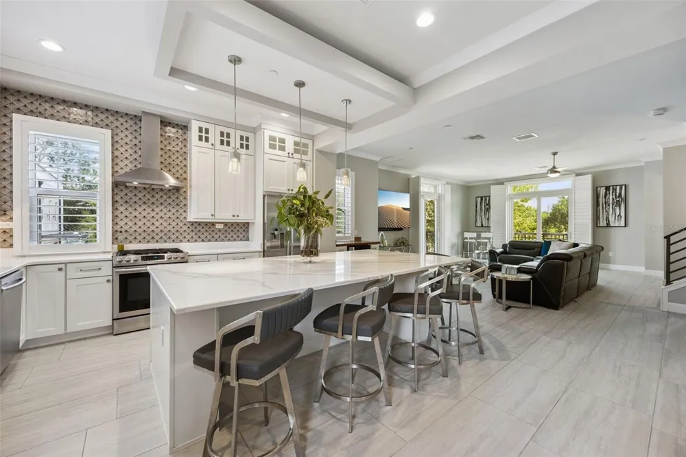 484 W PLANT STREET Winter Garden, FL 34787
