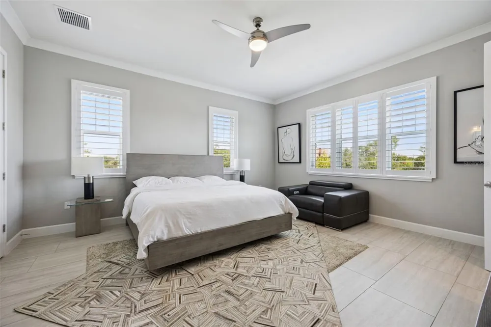 484 W PLANT STREET Winter Garden, FL 34787
