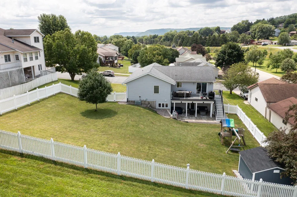 306 Haralson Lane La Crescent, MN 55947