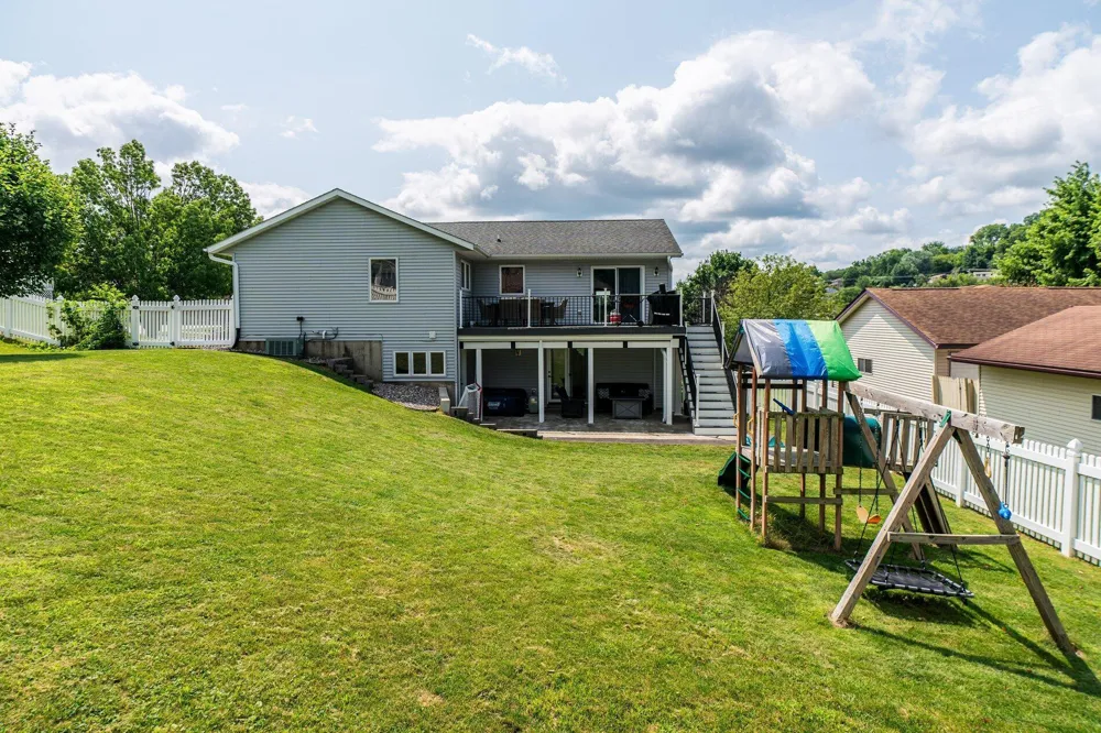 306 Haralson Lane La Crescent, MN 55947