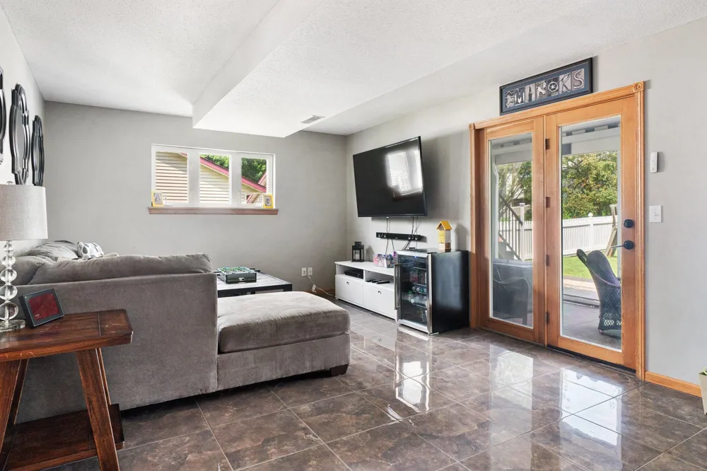 306 Haralson Lane La Crescent, MN 55947