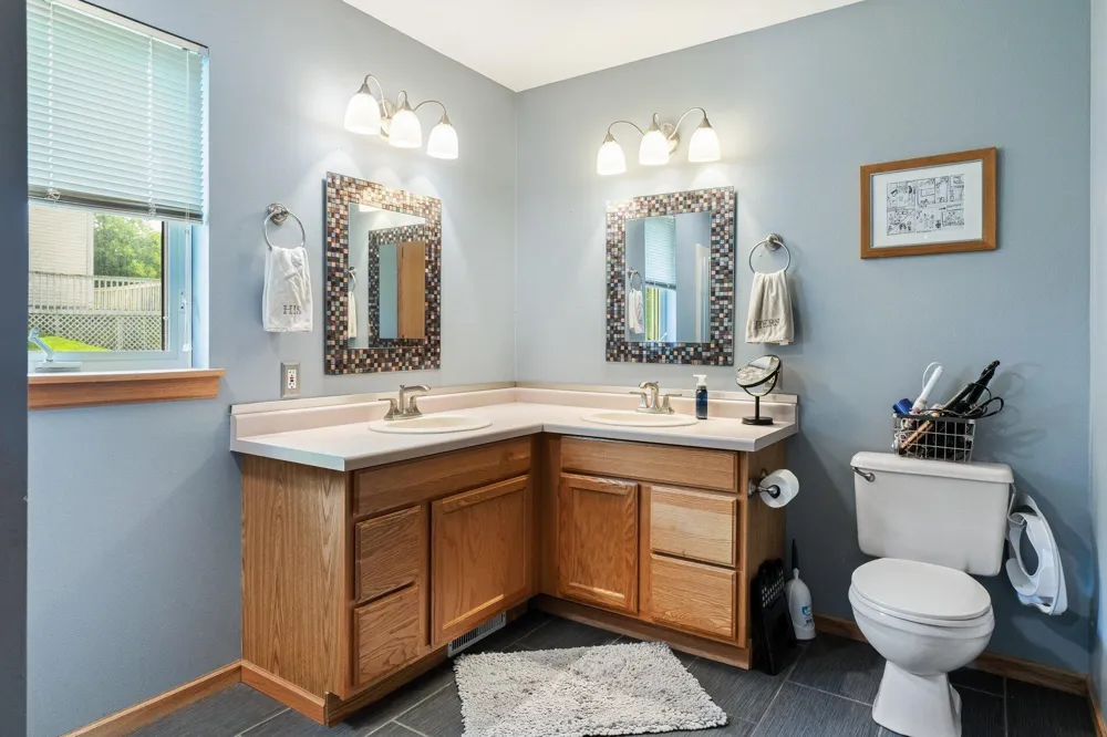 306 Haralson Lane La Crescent, MN 55947