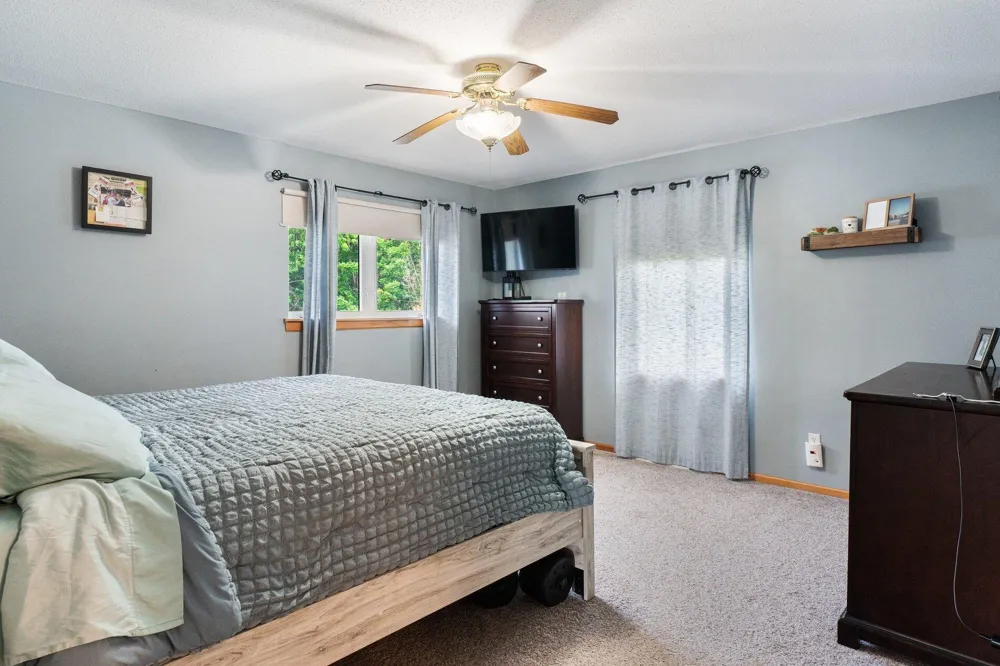 306 Haralson Lane La Crescent, MN 55947