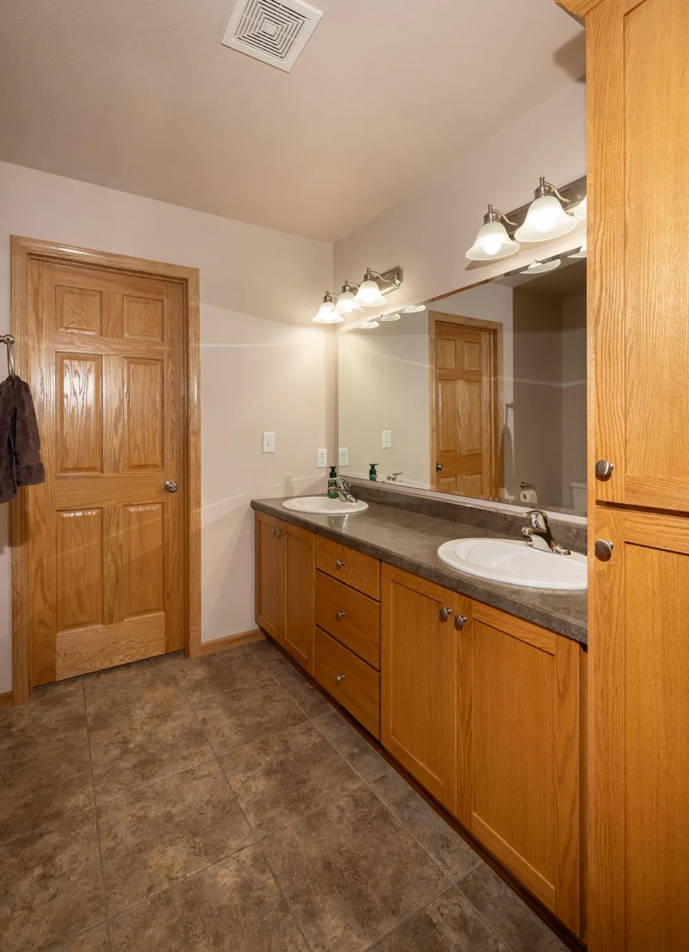 2524 31st Avenue S Moorhead, MN 56560