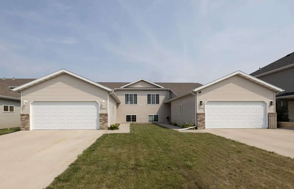 2524 31st Avenue S Moorhead, MN 56560