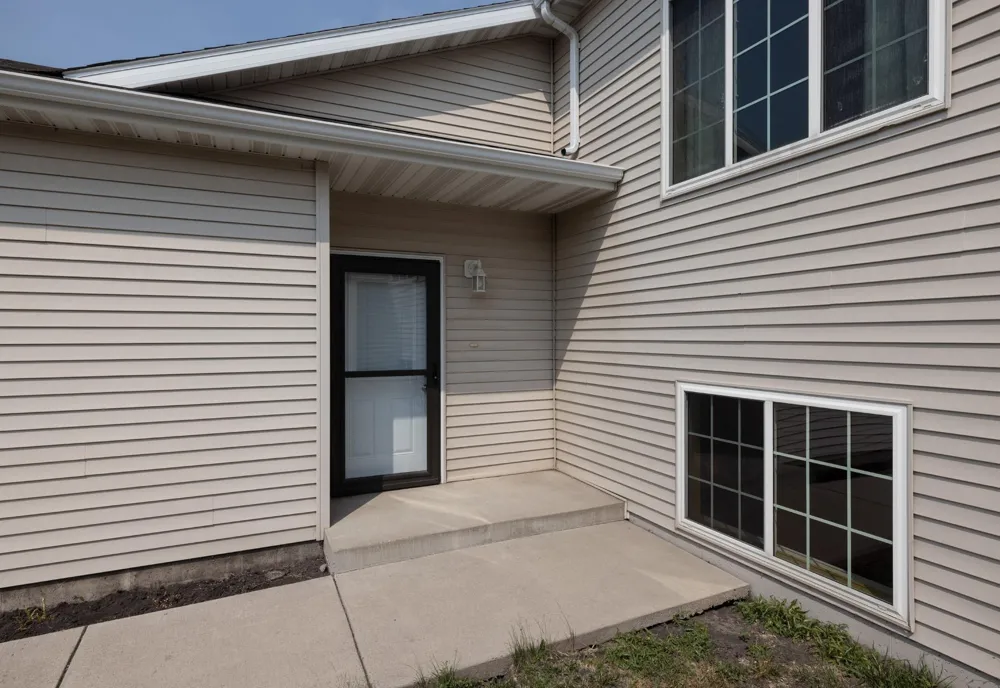 2524 31st Avenue S Moorhead, MN 56560