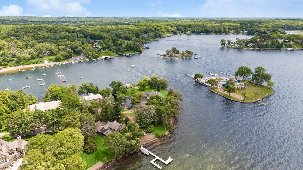 3845 Northome Road Deephaven, MN 55391