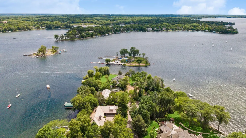 3845 Northome Road Deephaven, MN 55391