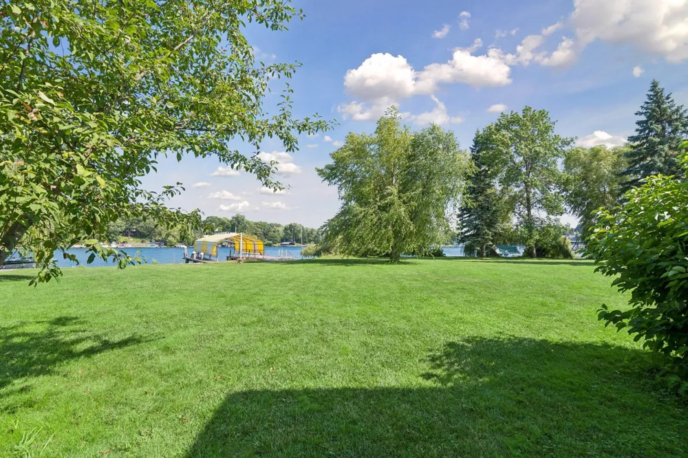 3845 Northome Road Deephaven, MN 55391