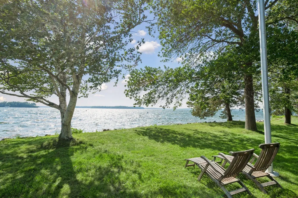 3845 Northome Road Deephaven, MN 55391