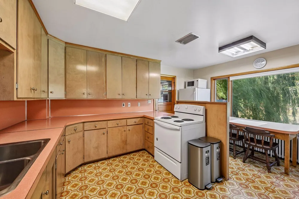 3845 Northome Road Deephaven, MN 55391