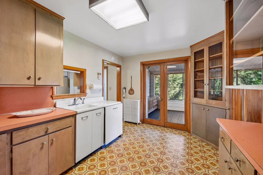 3845 Northome Road Deephaven, MN 55391