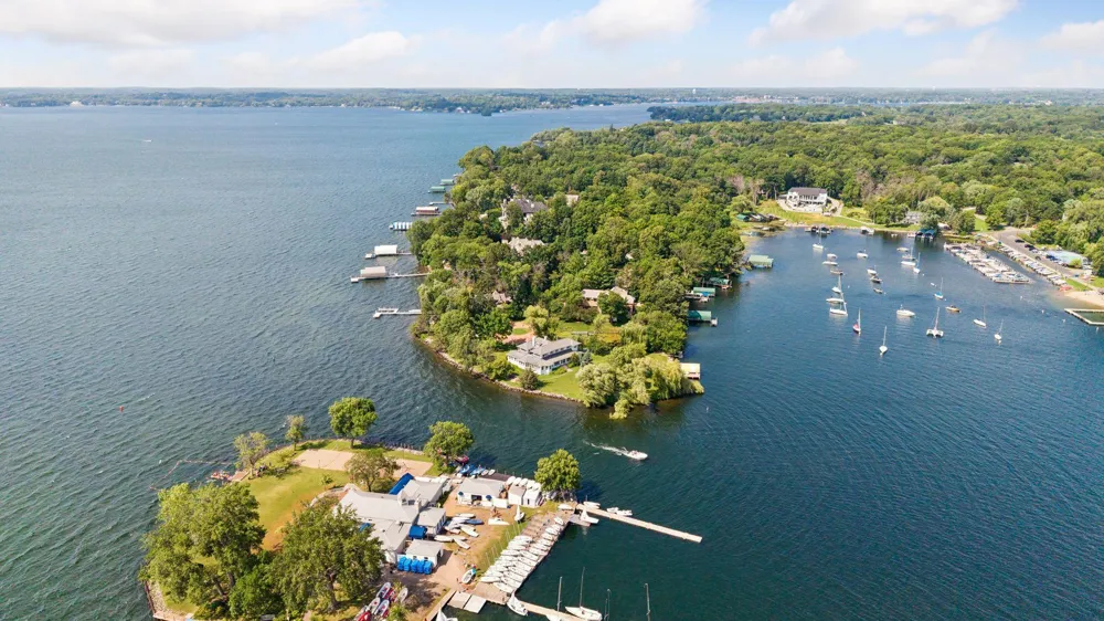 3845 Northome Road Deephaven, MN 55391