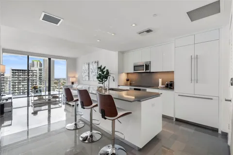 68 SE 6th St #2306