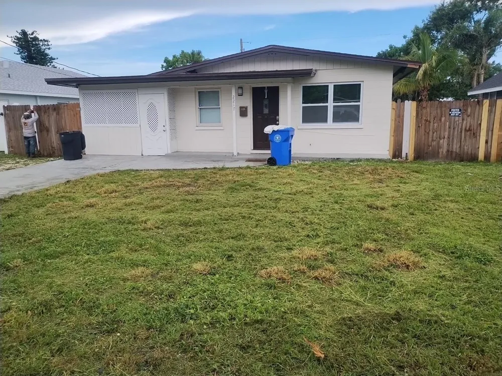 2217 20TH AVENUE W Bradenton, FL 34205