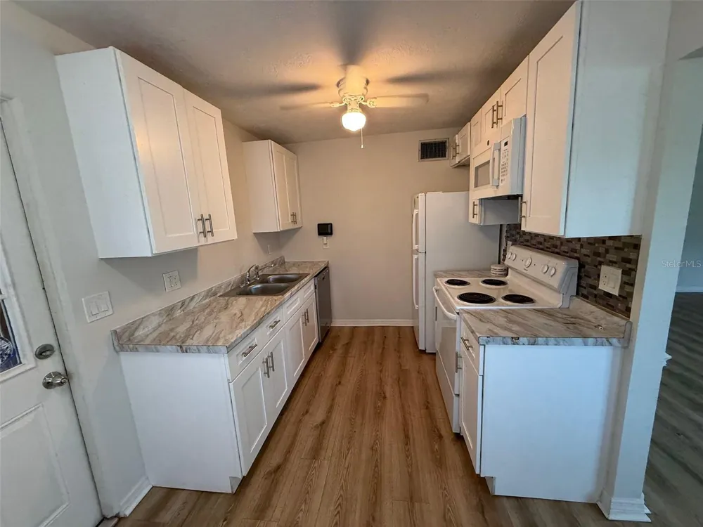 2217 20TH AVENUE W Bradenton, FL 34205