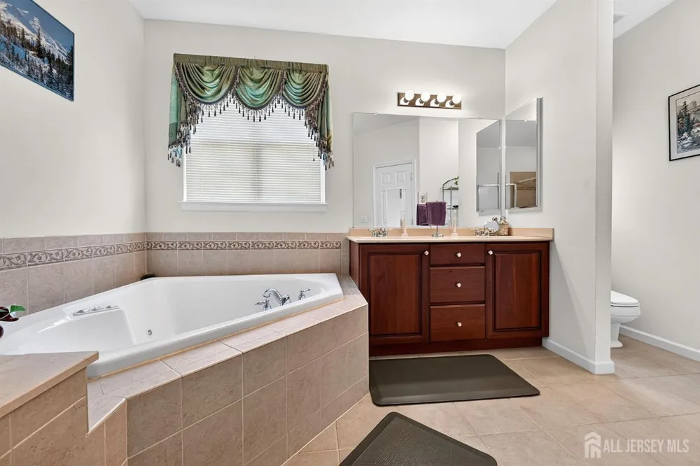 53 Prusakowski Boulevard Parlin, NJ 08859