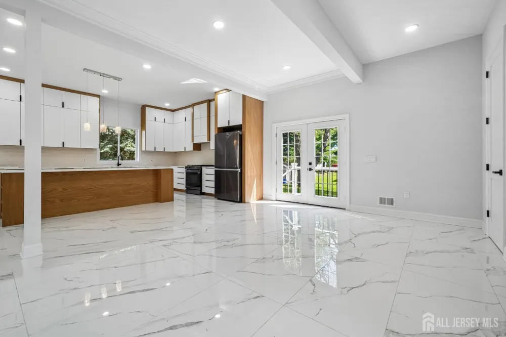 20 Milton Avenue Edison, NJ 08820