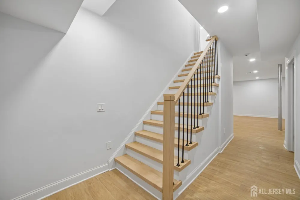20 Milton Avenue Edison, NJ 08820
