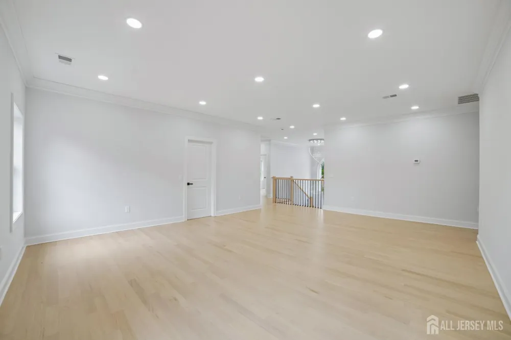 20 Milton Avenue Edison, NJ 08820