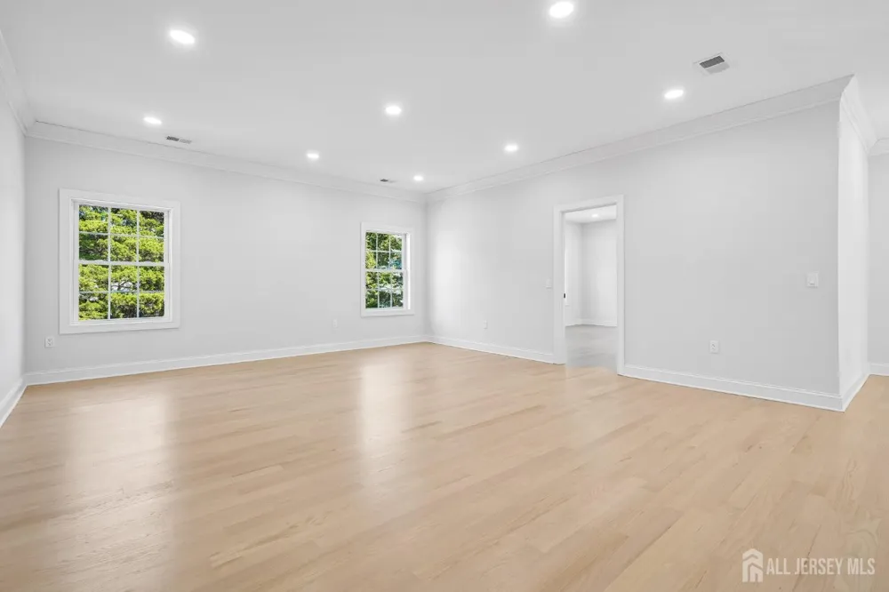 20 Milton Avenue Edison, NJ 08820