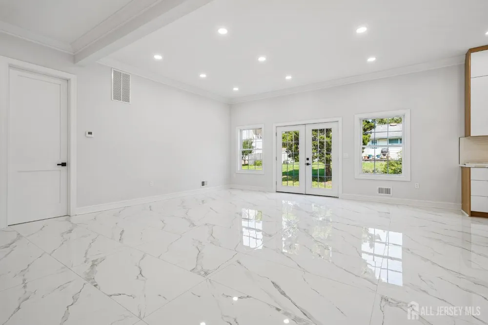 20 Milton Avenue Edison, NJ 08820