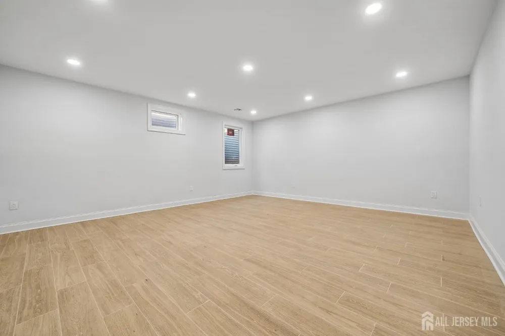 20 Milton Avenue Edison, NJ 08820