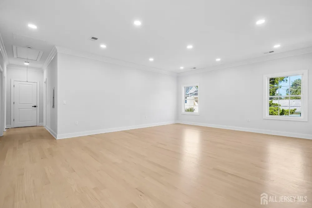20 Milton Avenue Edison, NJ 08820
