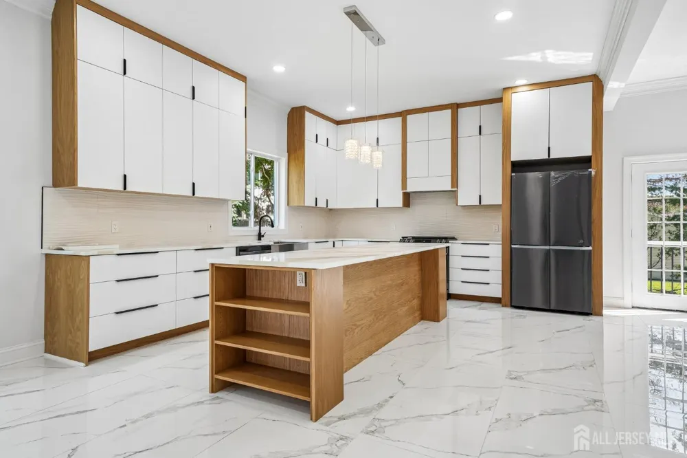 20 Milton Avenue Edison, NJ 08820