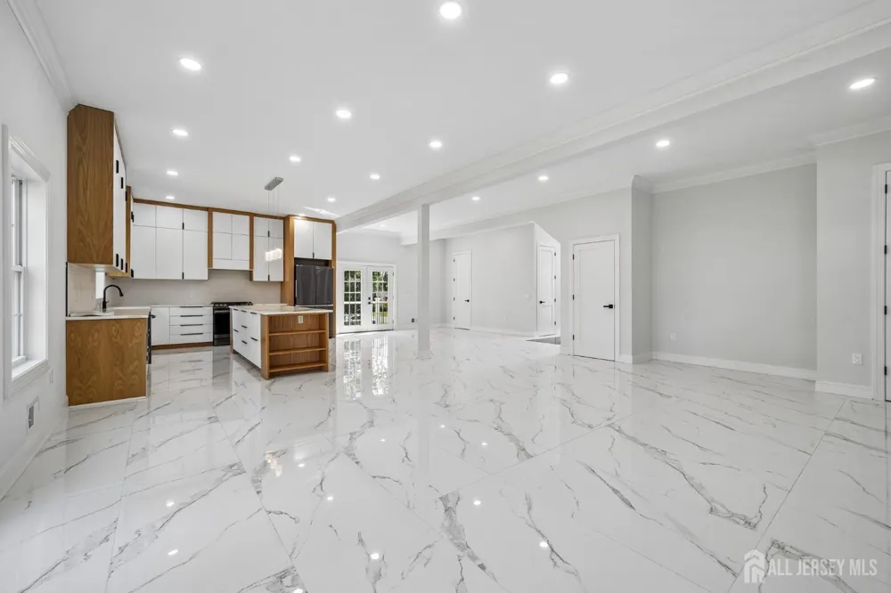 20 Milton Avenue Edison, NJ 08820