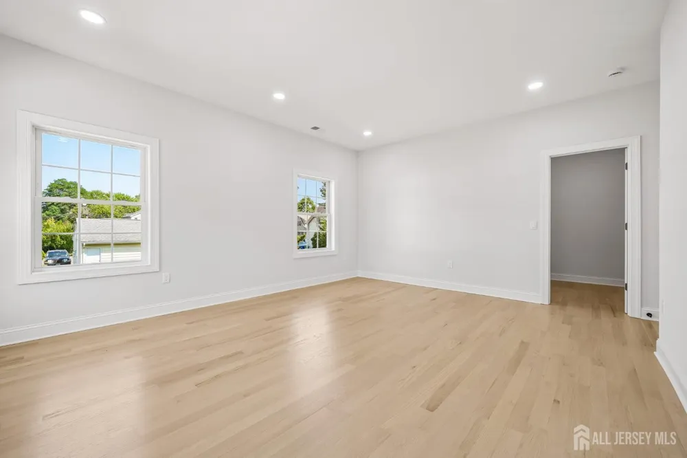 20 Milton Avenue Edison, NJ 08820