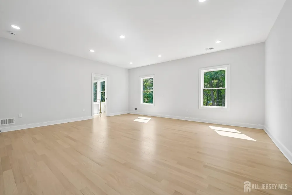 20 Milton Avenue Edison, NJ 08820