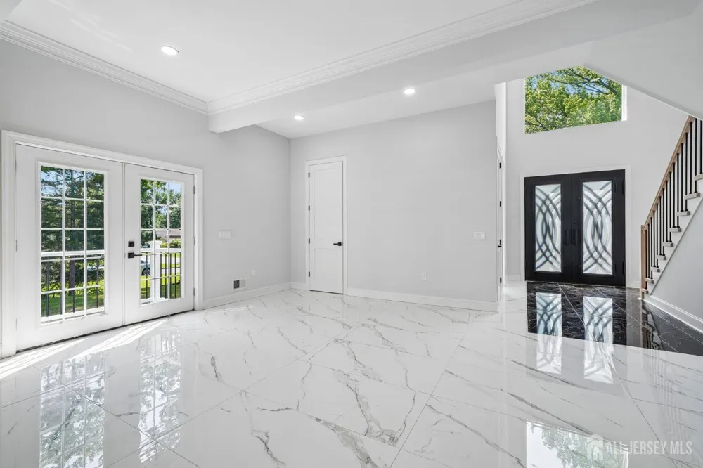 20 Milton Avenue Edison, NJ 08820