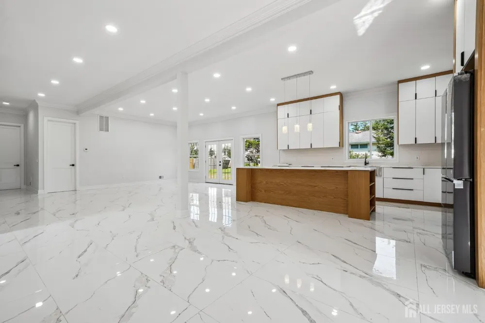 20 Milton Avenue Edison, NJ 08820