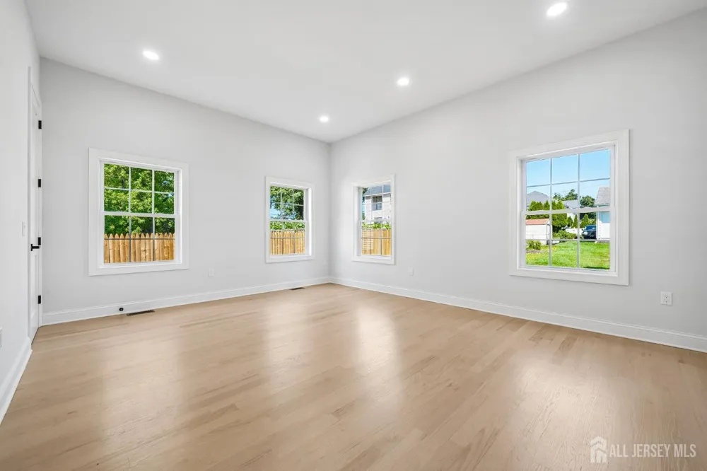 20 Milton Avenue Edison, NJ 08820