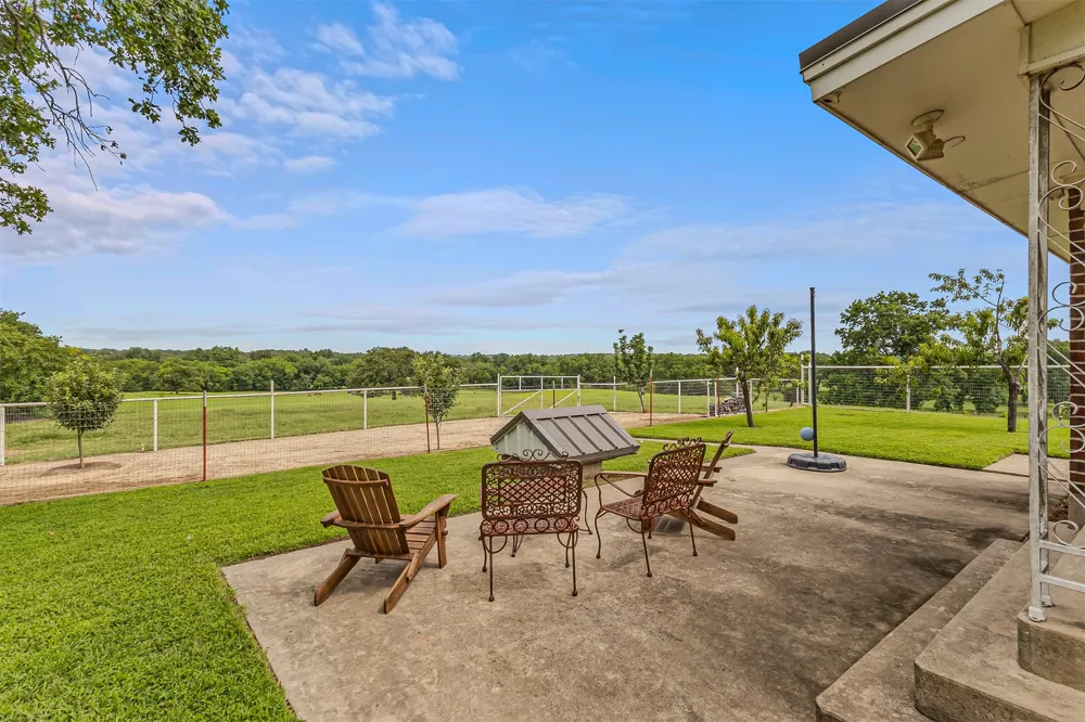 339 Colwell Road Forestburg, TX 76239