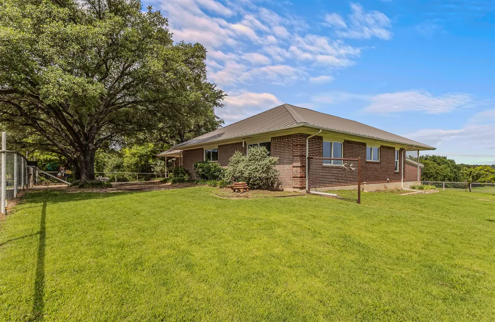 339 Colwell Road Forestburg, TX 76239