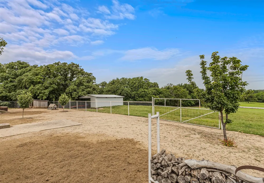 339 Colwell Road Forestburg, TX 76239