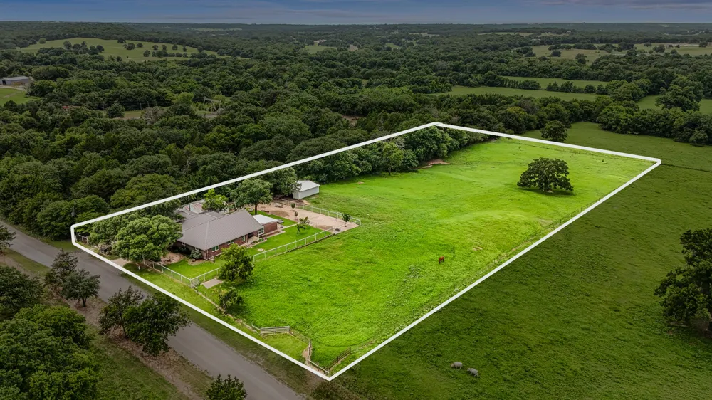 339 Colwell Road Forestburg, TX 76239