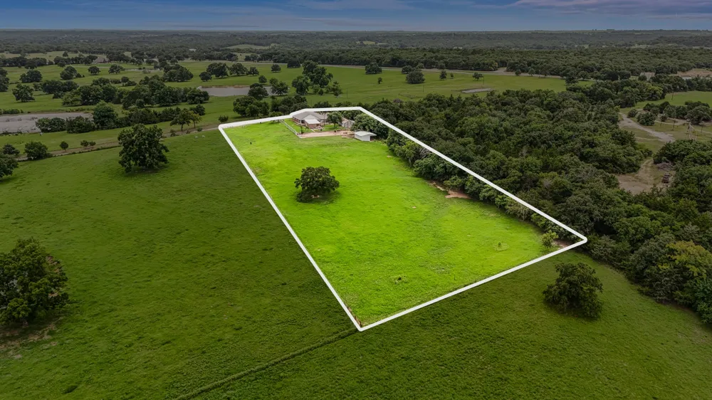 339 Colwell Road Forestburg, TX 76239