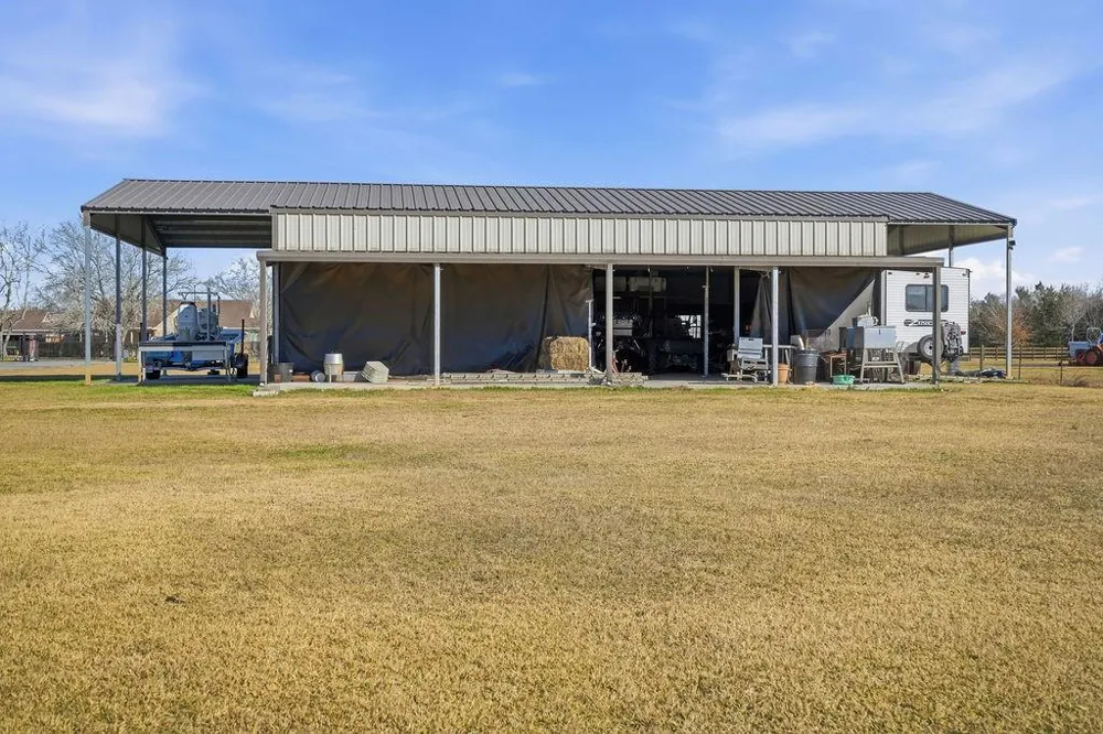 5250 Lauren Road Alvin, TX 77511