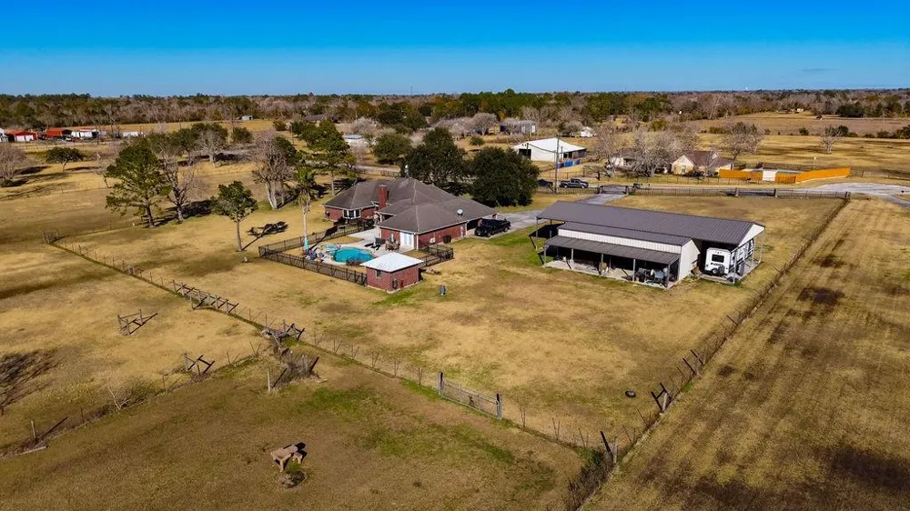 5250 Lauren Road Alvin, TX 77511
