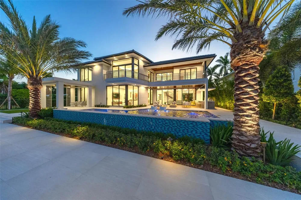 24 Fiesta Way Fort Lauderdale, FL 33301