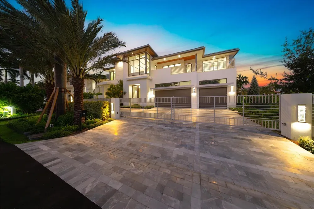 24 Fiesta Way Fort Lauderdale, FL 33301