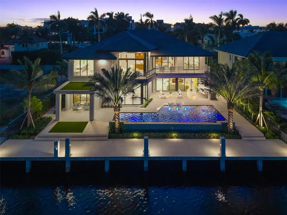 24 Fiesta Way Fort Lauderdale, FL 33301