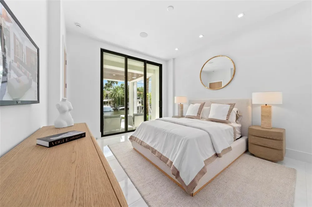 24 Fiesta Way Fort Lauderdale, FL 33301